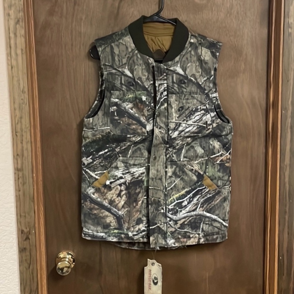 NWT Mossy Oak Legendary Whitetails Conceal and Carry Crosstrail Vest‎ Small